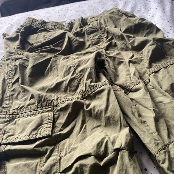 Garage women’s army green parachute pants. Only worn a few times! - Picture 2 of 3